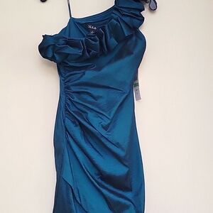 One shoulder ruffle dress